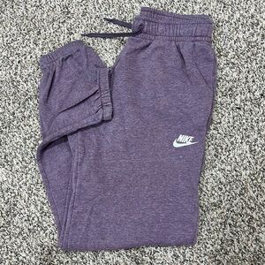 Nike Women’s Purple Sweatpant joggers w pockets great condition casual wear